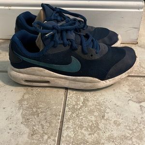 Nike air blue tennis shoes
